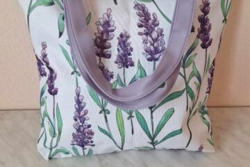 KVALITNÍ PEVNÁ TAŠKA na rameno s designem levandule.