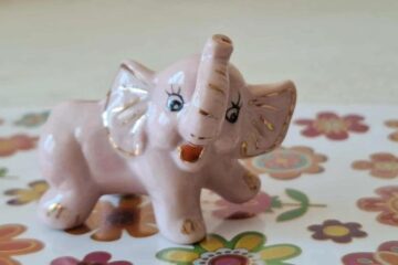 RŮŽOVÝ SLONÍK Z PORCELÁNU