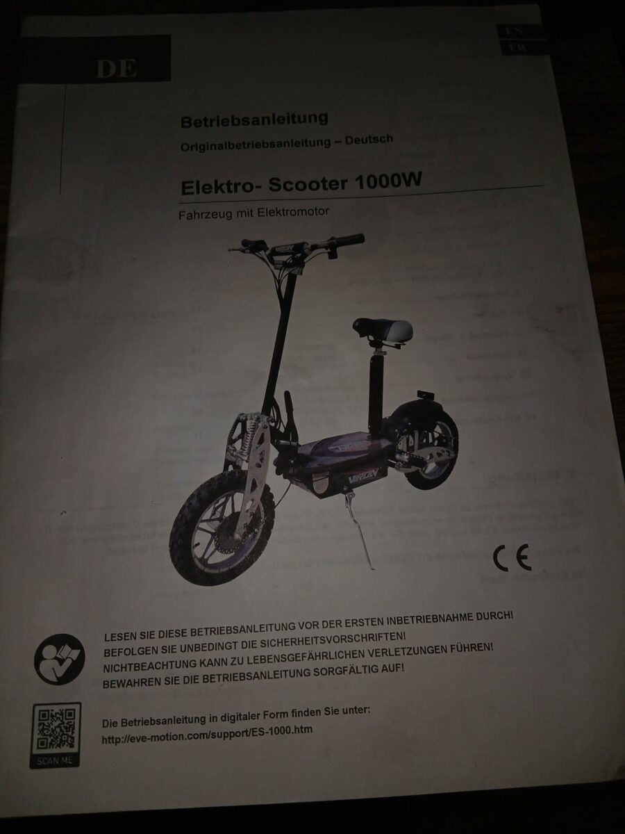 Elektro skútr s 1000W motorem, návod k obsluze v němčině.