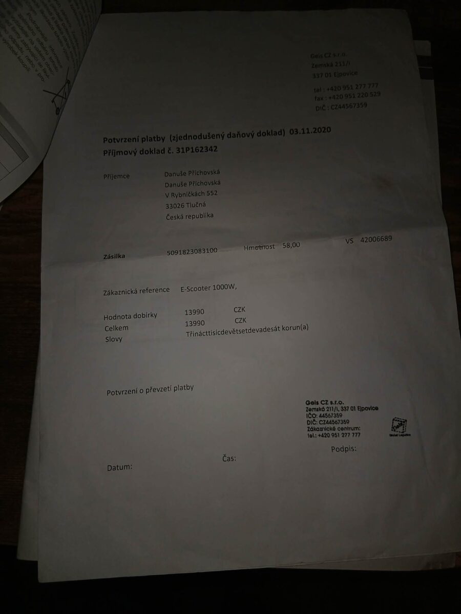 Potvrzení platby za fakturu s údaji o platbě a částce.