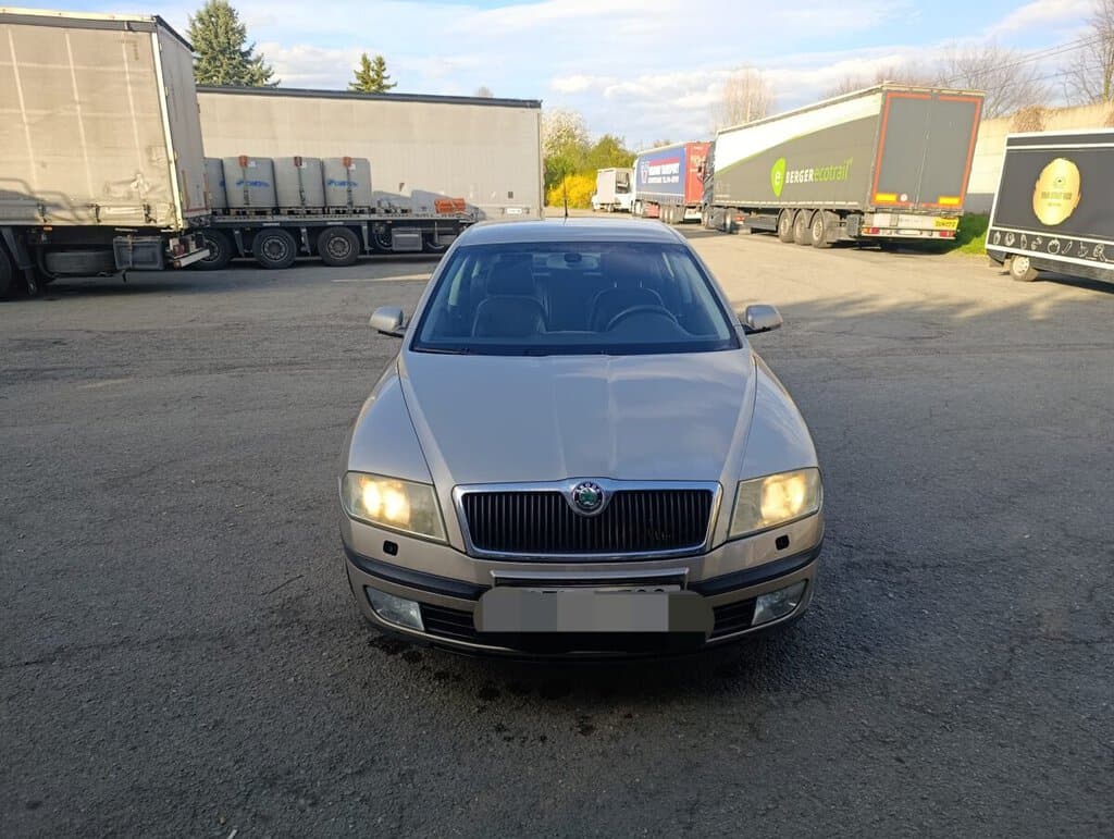 Škoda Superb na prodej v bazaru, nabídka, prodám, nabízím, ideální pro zájemce o spolehlivé auto.