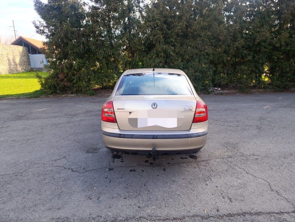 Bazar s vozidly, nabídka aut k prodeji, nabízím k prodeji starší auto na bazaru.