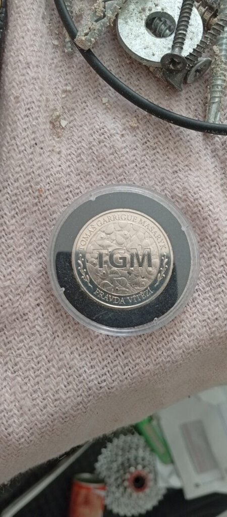 Bazar, nabídka, prodej, nabízím, prodám staré mince a šroubky.