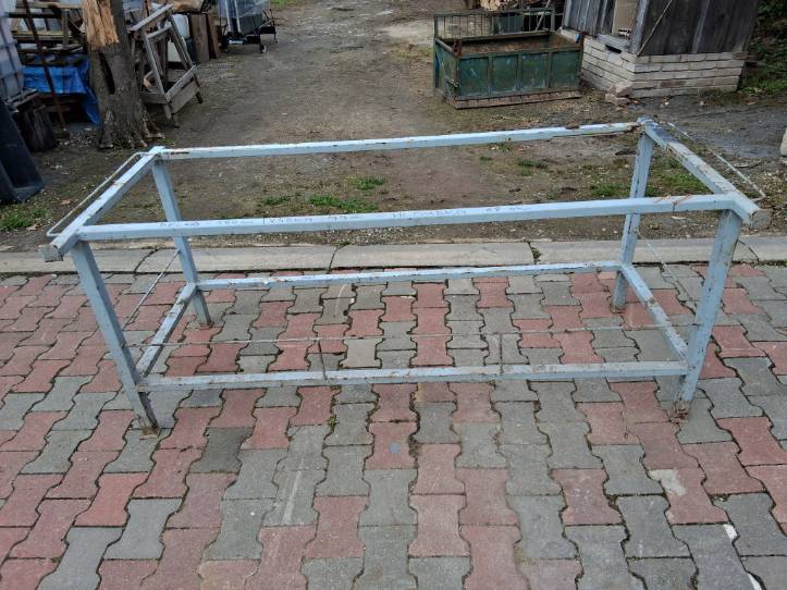 Bazar, nabídka, prodej kovového rámu na bazarové zboží, nabízím, prodám.