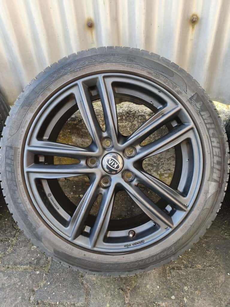 Bazar, nabídka, prodej, nabízím, prodám kola Kia s pneumatikami.