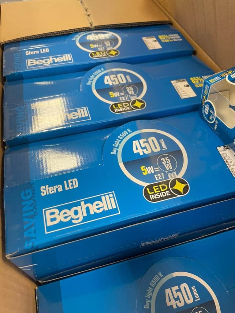 LED žárovky Beghelli, úsporné osvětlení s výkonem 5W a jasem 450 lumenů, vhodné pro domácnost i kanc.