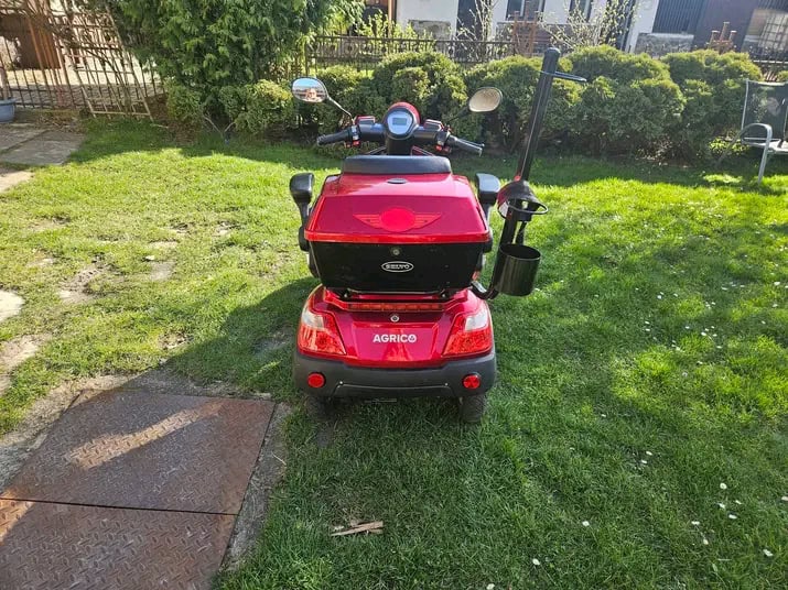 Bazar, nabídka, prodej, nabízím, prodám dětskou elektrickou tříkolku s úložným boxem.