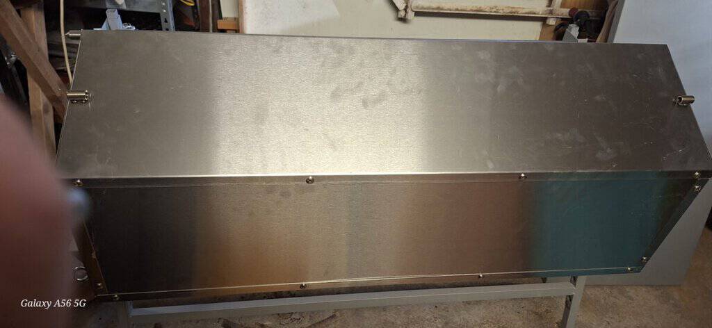 Bazar, nabídka, prodej, nabízím, prodám skříň na oděvy.