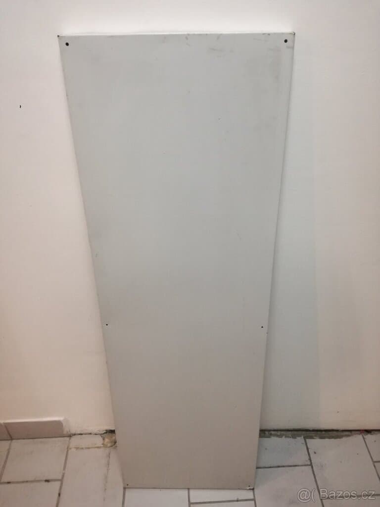 Bazar, nabídka, prodej, nabízím, prodám bílý regál na bazaru.