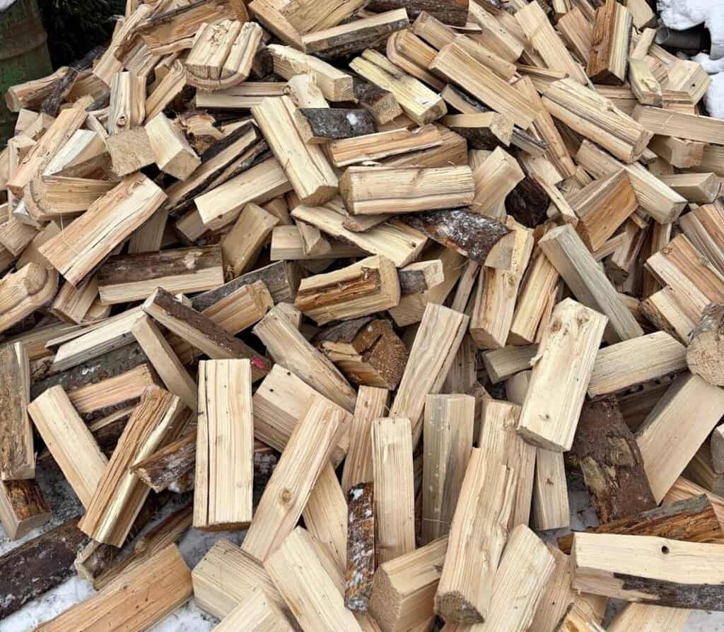 Bazar, nabídka, prodej, nabízím, prodám dřevěné štípané palivové dřevo.