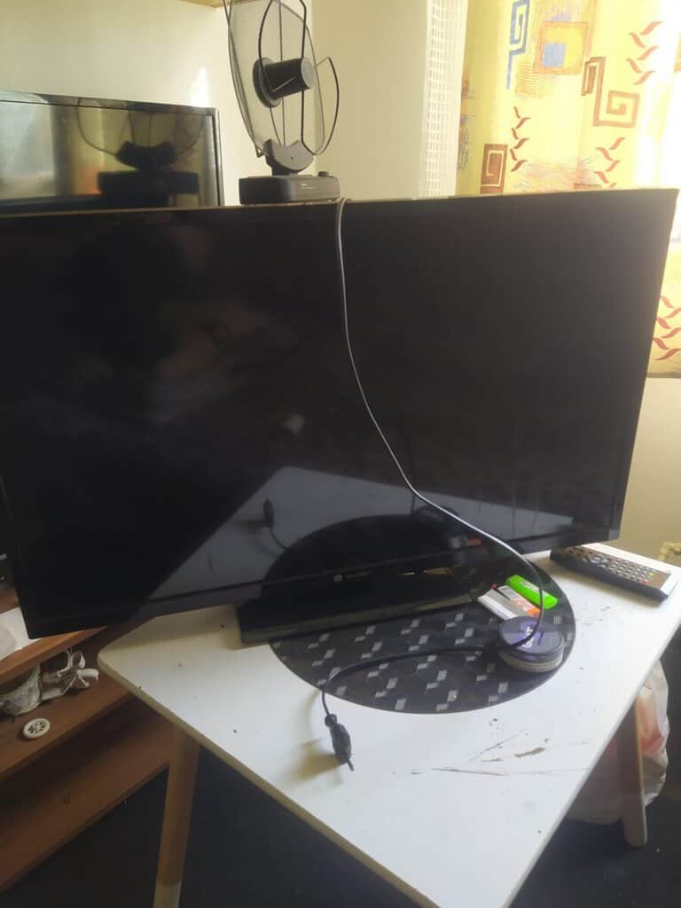 Bazar, nabídka, prodej, nabízím, prodám velké televize na bazaru.