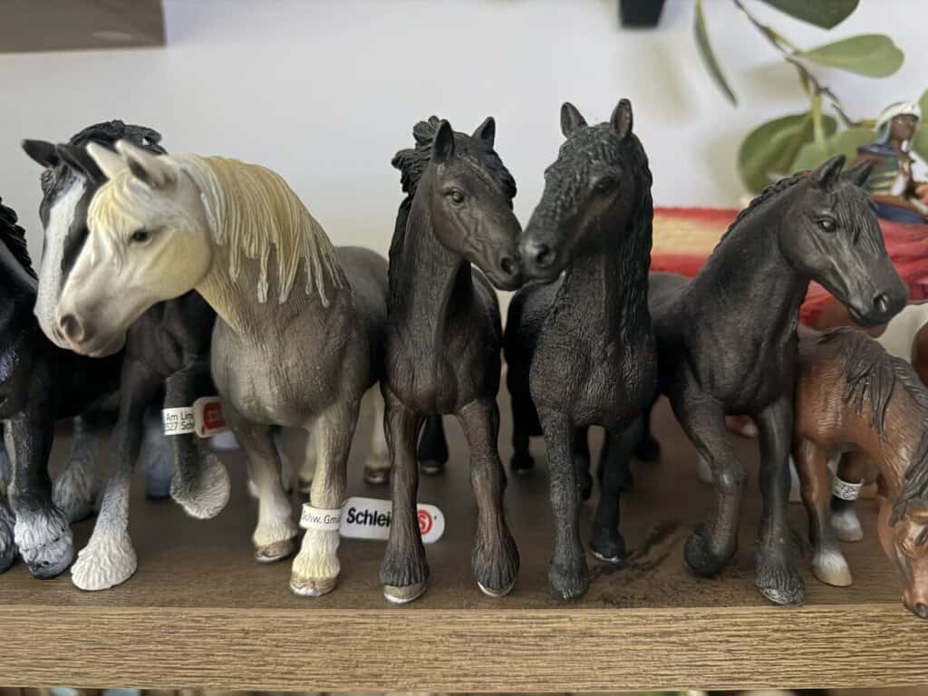 Figurky koní, detailní modely na prodej v bazaru.