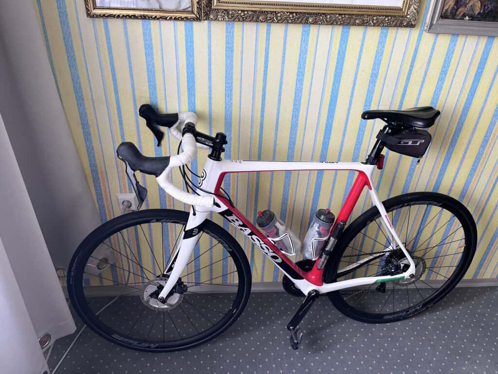 Bazar, nabídka, prodej, nabízím, prodám kolo vhodné na silnici.