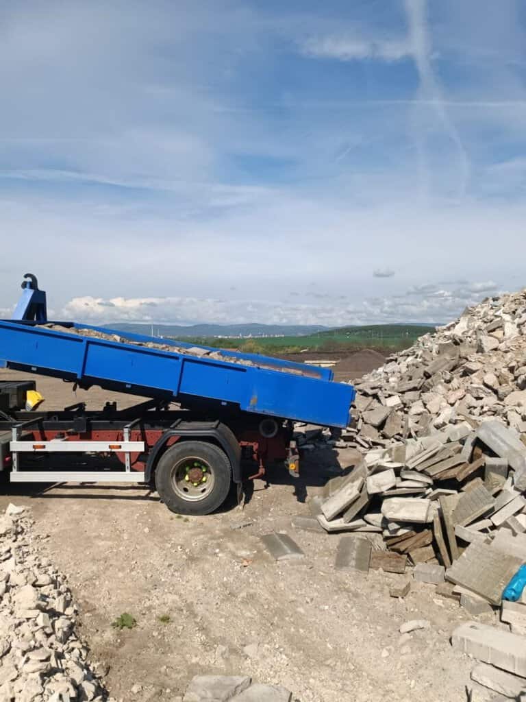 Bazar, nabídka, prodej, nabízím, prodám stavební techniku a materiál.