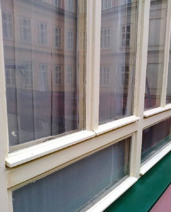 Bazar, nabídka, prodej, nabízím, prodám staré dřevěné okno.