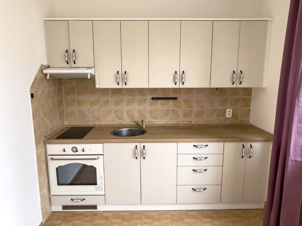 Bazar, nabídka, prodej, nabízím, prodám kuchyňskou linku.