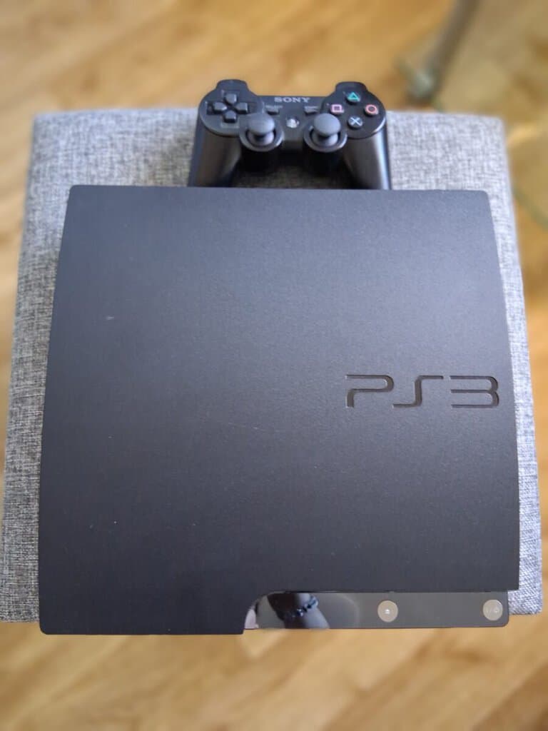Bazar, nabídka, prodej herní konzole PS3, nabízím k prodeji, funkční herní zařízení.
