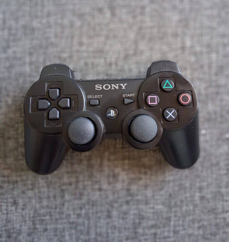 Bazar nabídka prodej herní ovladač Sony PlayStation.
