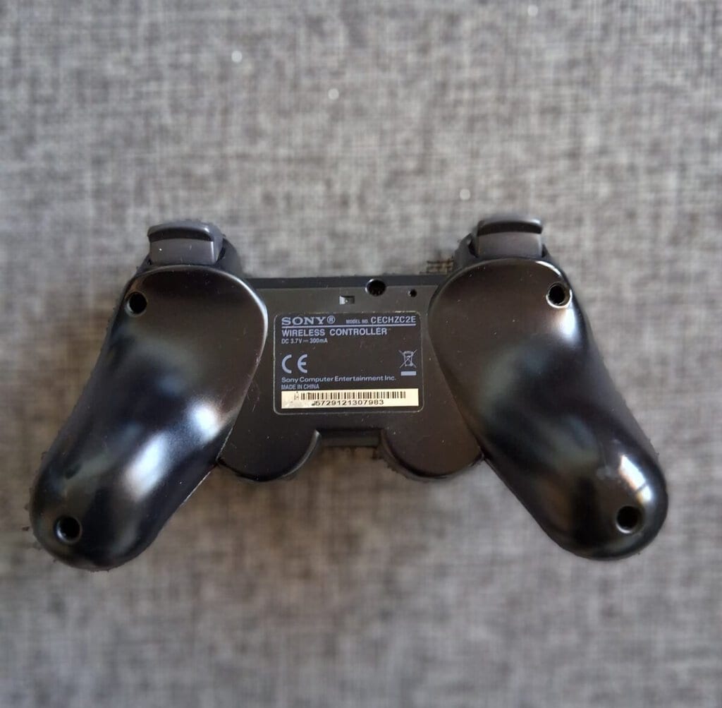 Bazar, nabídka, prodej, nabízím, prodám herní ovladač PS4.