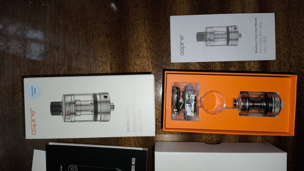 Aspire Nautilus 2S clearomizér s náhradními díly, e-liquid tank.