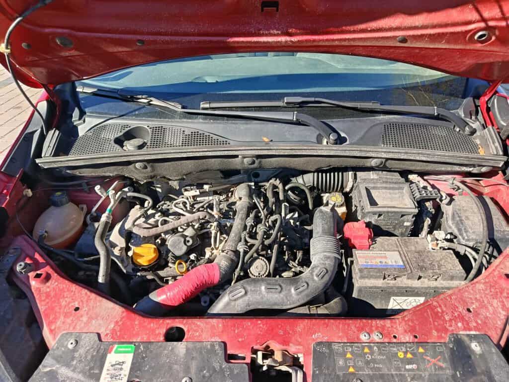 Bazar, nabídka, prodej, nabízím, prodám motor do auta.