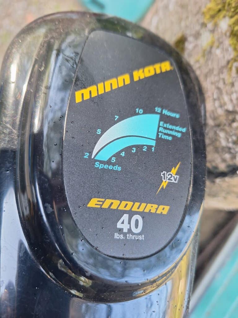 Bazar s nabídkou motorových dílů, prodám tažnou jednotku Minikota Endura 40 lbs. s 12V napájením.