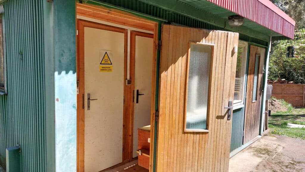 Bazar, nabídka, prodej, nabízím, prodám dřevěný přístřešek na zahradu.
