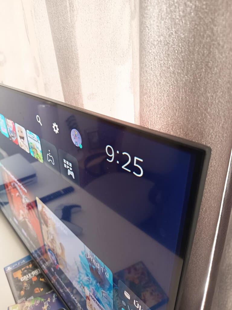 Televize na bazar, vhodná k prodeji, nabízím k odkoupení, ideální pro domácí použití.