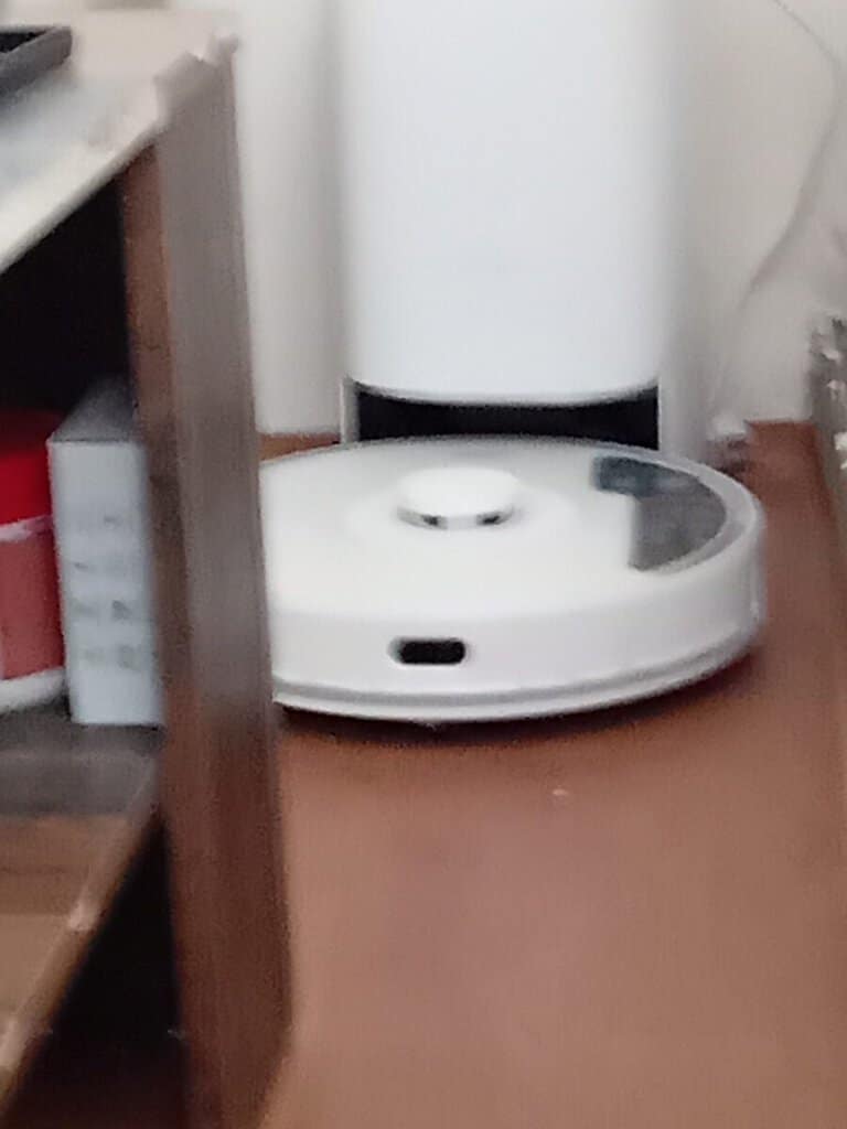 Robotický vysavač na bazarové nabídce, prodej a nabídka, nabízím k prodeji, ideální pro úklid domácn.