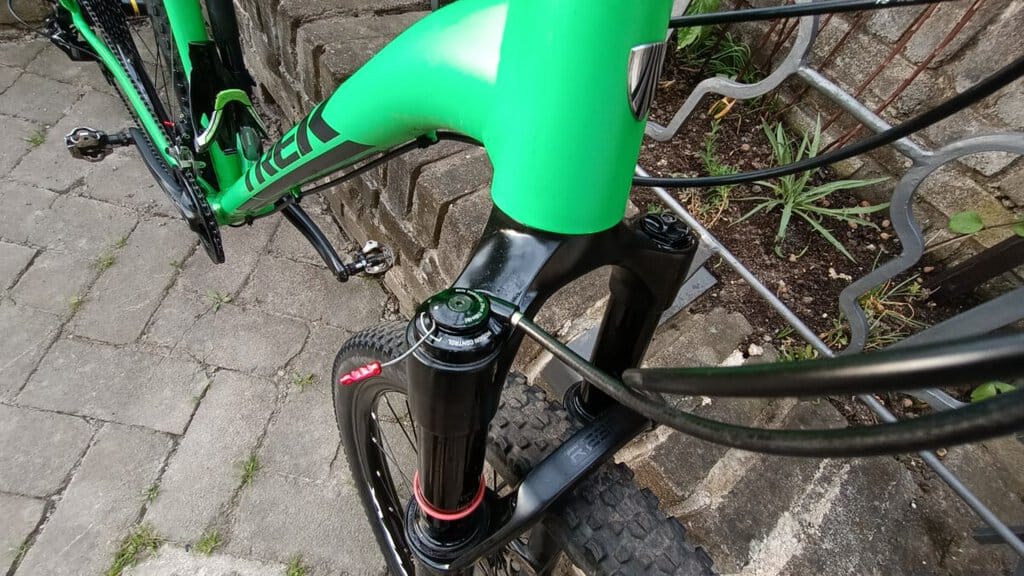 Bazar, nabídka, prodej horského kola, nabízím k prodeji, prodám sportovní kolo.