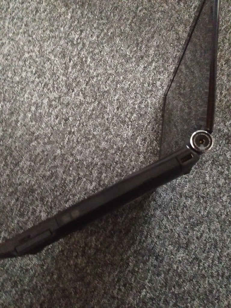 Bazar, nabídka, prodej, nabízím, prodám mobilní telefon s fotoaparátem.