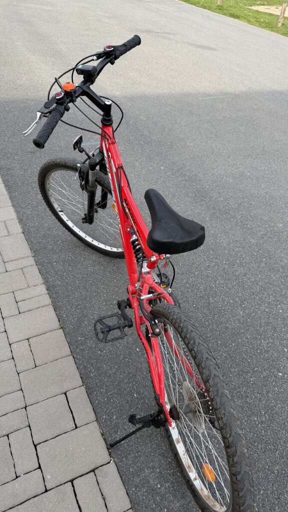 Bazar, nabídka, prodej dětského kola, nabízím k prodeji.