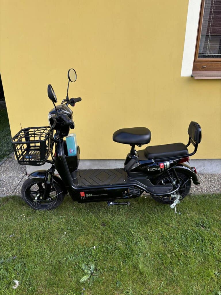 Bazar, nabídka, prodej, nabízím, prodám elektrickou koloběžku.