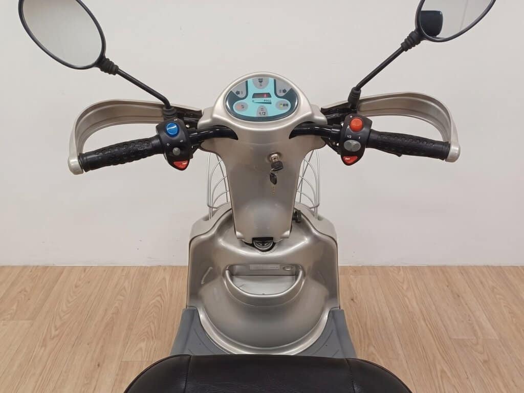 Bazar, nabídka, prodej elektrického skútru, nabízím k prodeji, skvělá cena.